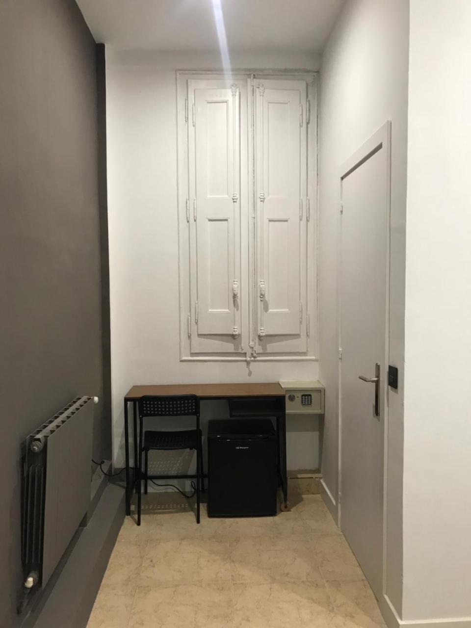 Hostal Eden Barcelona Ngoại thất bức ảnh