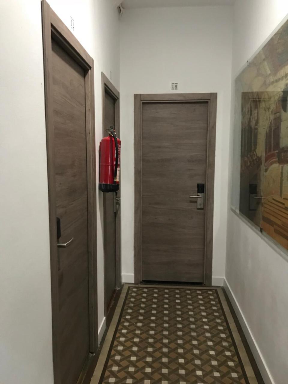 Hostal Eden Barcelona Ngoại thất bức ảnh
